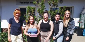 Blühende Nachhaltigkeit für Tiere in Not: Drogisten-Azubis der Willy Brandt Schule spenden ans Tierheim