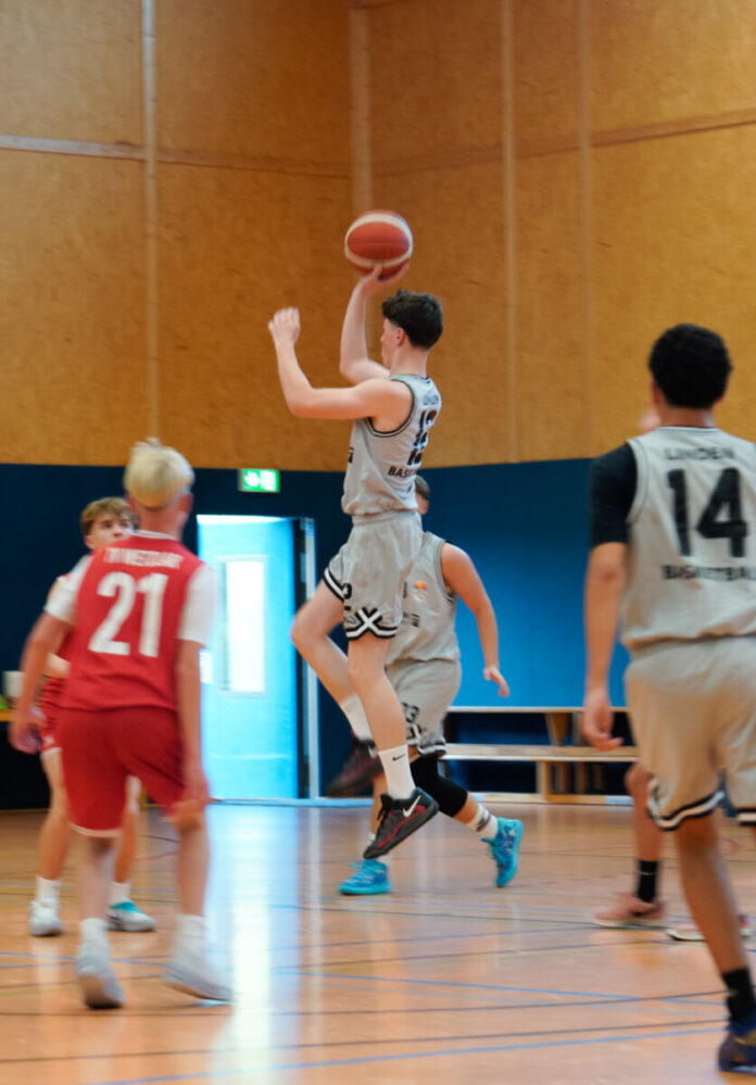 Philipp Böhm Korbwurf