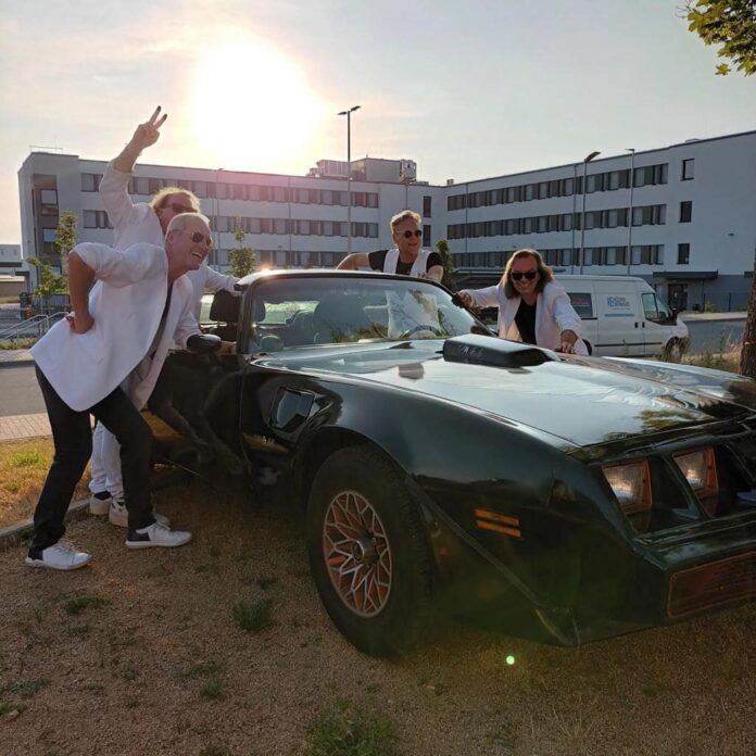 releaseparty_car