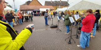 Stimmungsvoller Weihnachtsmarkt des Gesangverein “Harmonie” Holzheim