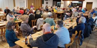 Gut besuchte Adventsfeier des VdK Ortsverbandes Holzheim/Dorf-Güll