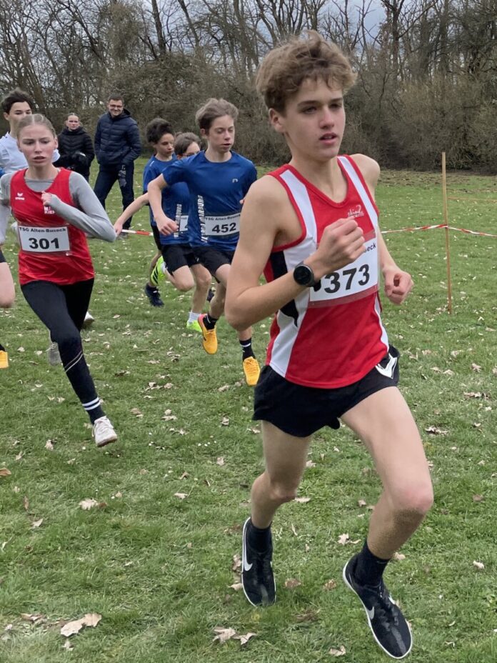 Liam Pyrlik (LG Wettenberg) jagt allen in der männlichen Jugend U16 davon (Foto: LG Wettenberg)
